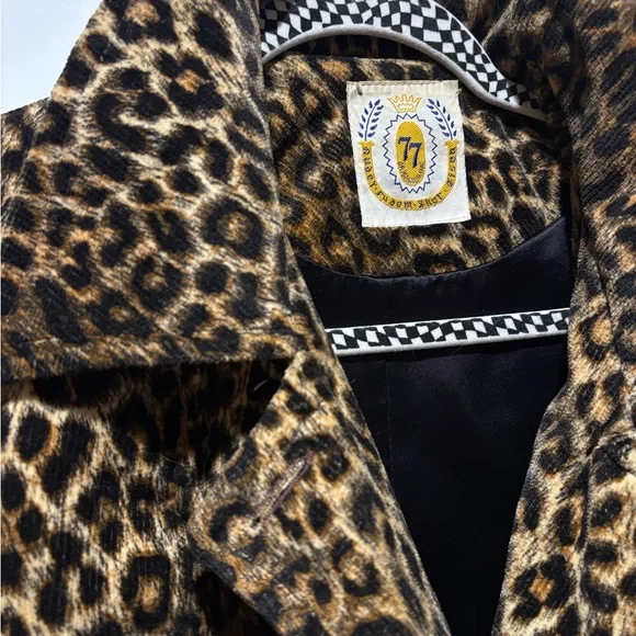 Vintage Leopard Print Women's Coat - Picture 4 of 9